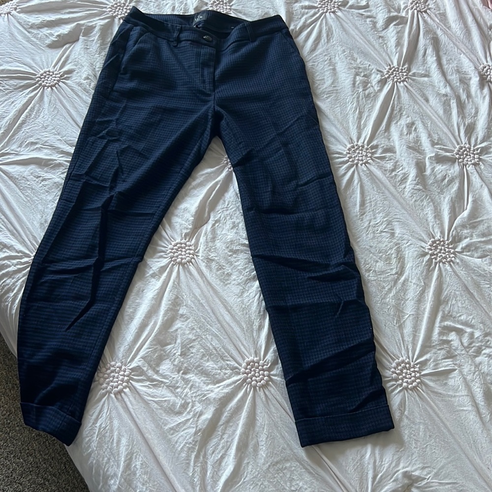 White House black market black and navy checkered slim ankle pants size 4